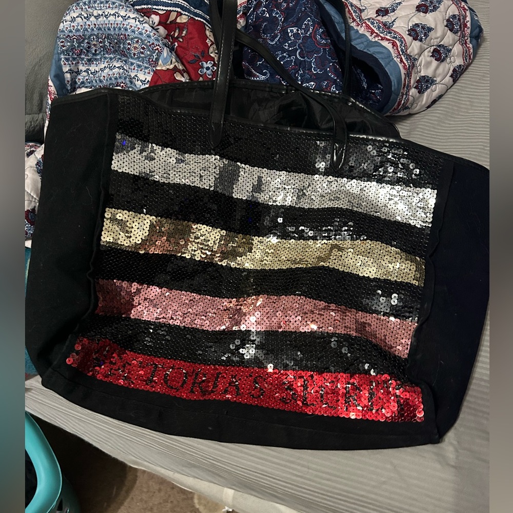 VS Tote